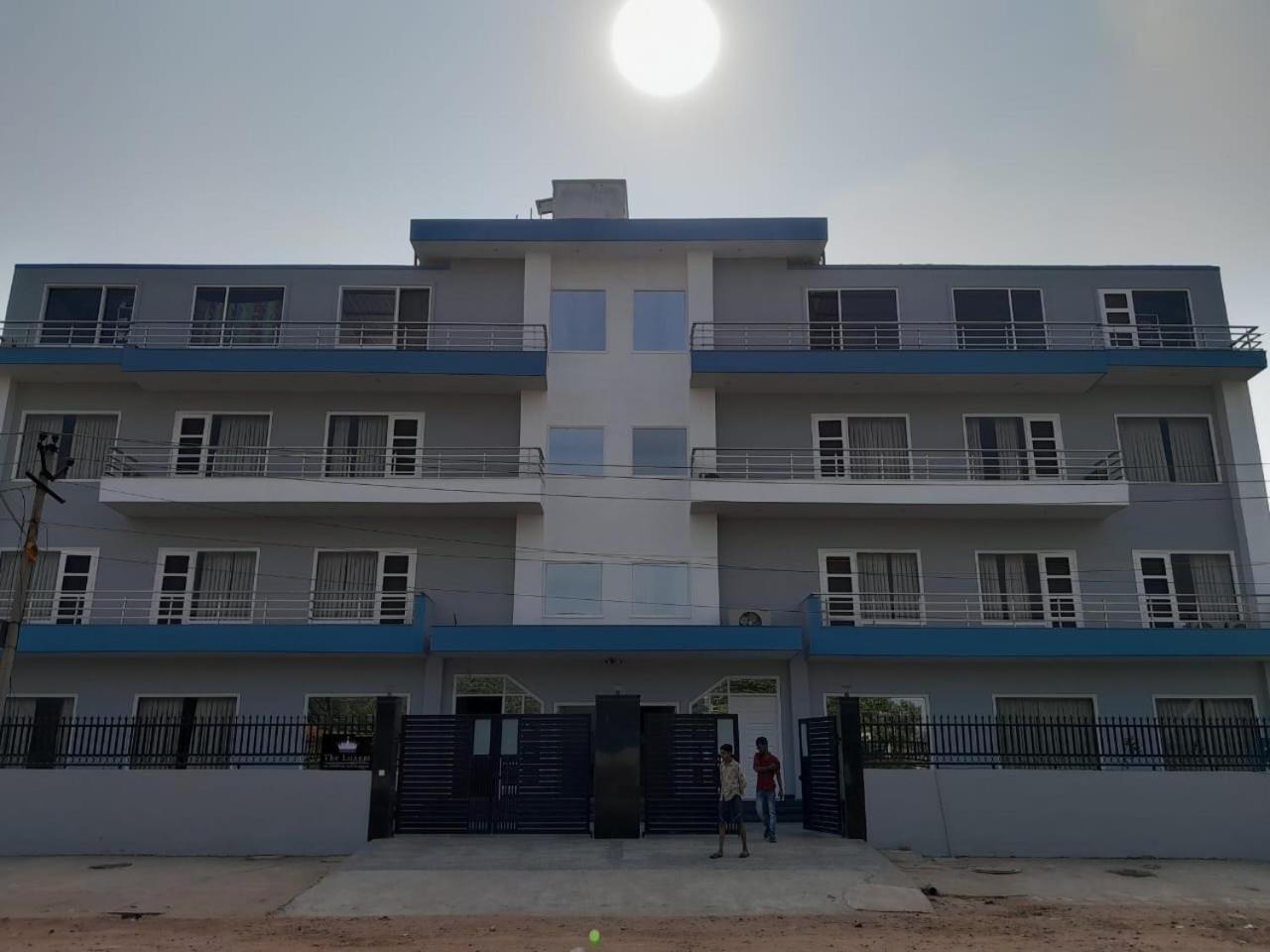 Hotel The Luxem - Behind Ibis Hotel Gurugram Γκουργκάον Εξωτερικό φωτογραφία